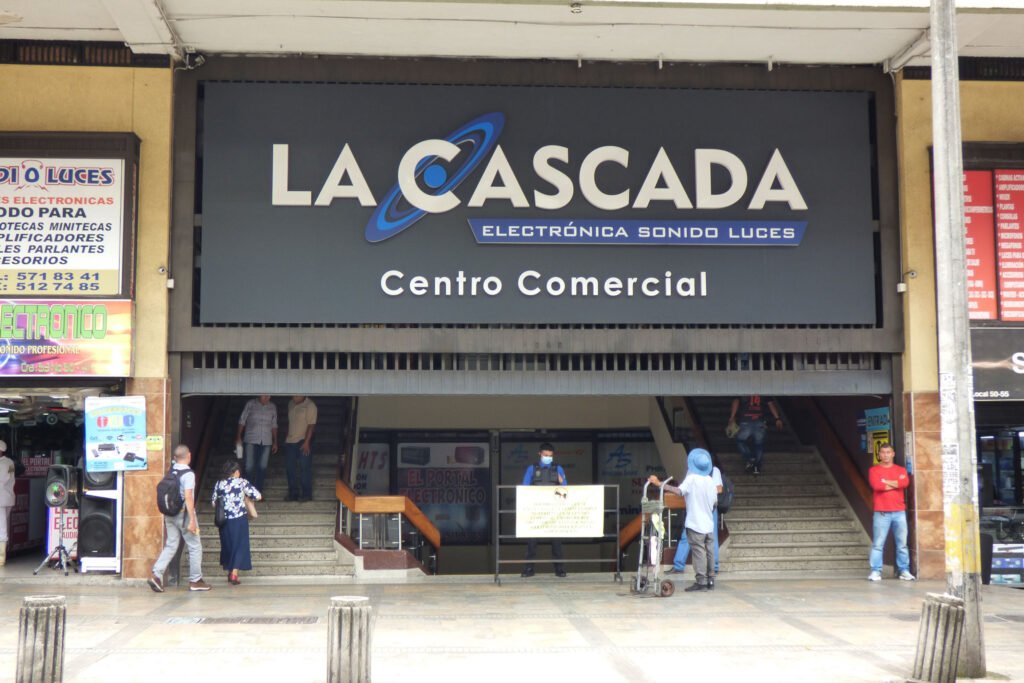 Contacto Centro Comercial La Cascada contacto-centro-comercial-la-cascada